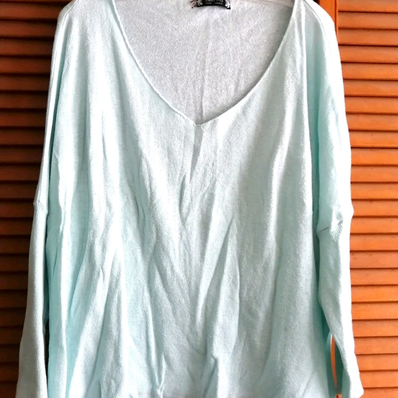 Light sweater - Picture 1 of 1